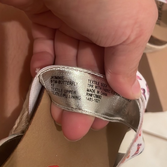 NWT GIRLS SIZE 13 STEVE MADDEN JKIMMIE BUTTERFLY SANDALS - Picture 9 of 11